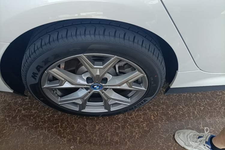 Used BMW i3 2024 eDrive 35 L Right Rear Wheel Hub
