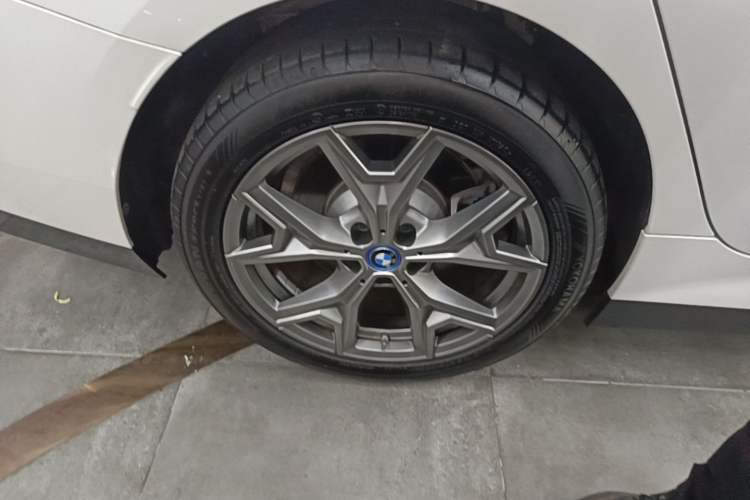 Used BMW i3 2024 eDrive 35 L Right Rear Wheel Hub
