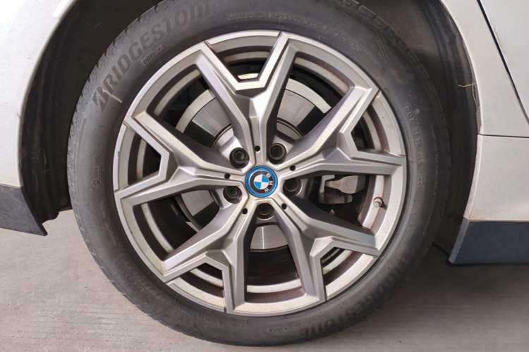 Used BMW i3 2024 eDrive 35 L Right Rear Wheel Hub