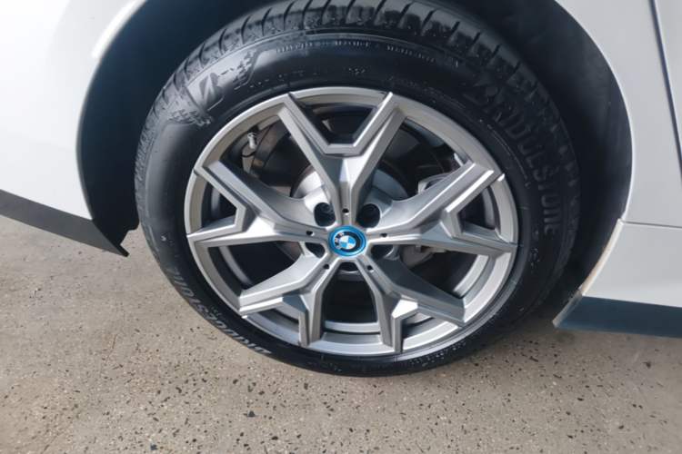Used BMW i3 2024 eDrive 35 L Right Rear Wheel Hub