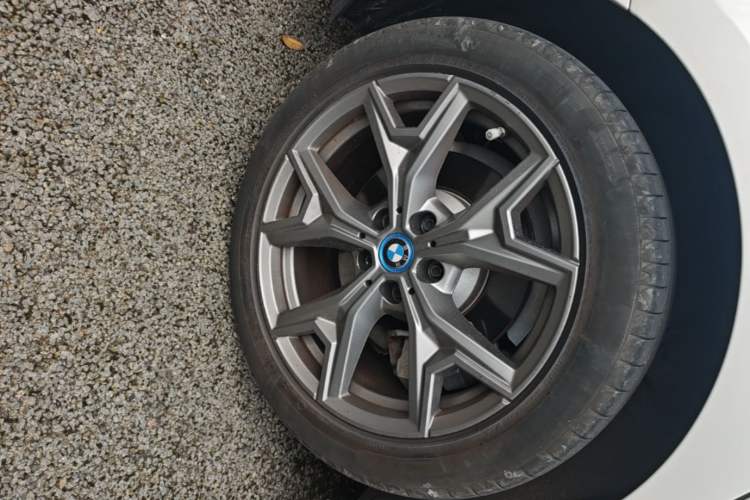 Used BMW i3 2024 eDrive 35 L Right Rear Wheel Hub