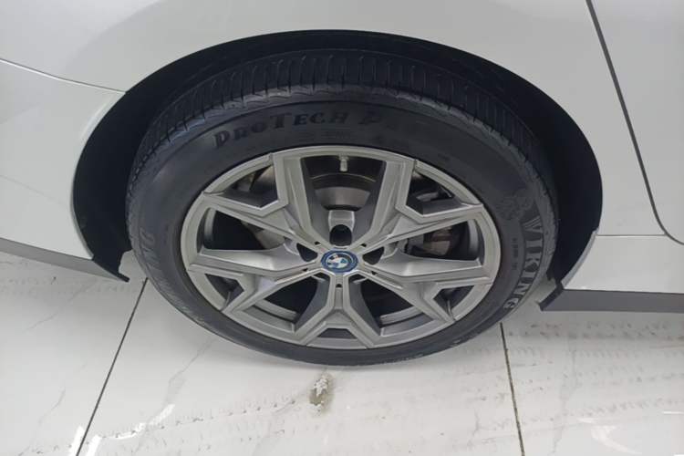 Used BMW i3 2024 eDrive 35 L Right Rear Wheel Hub