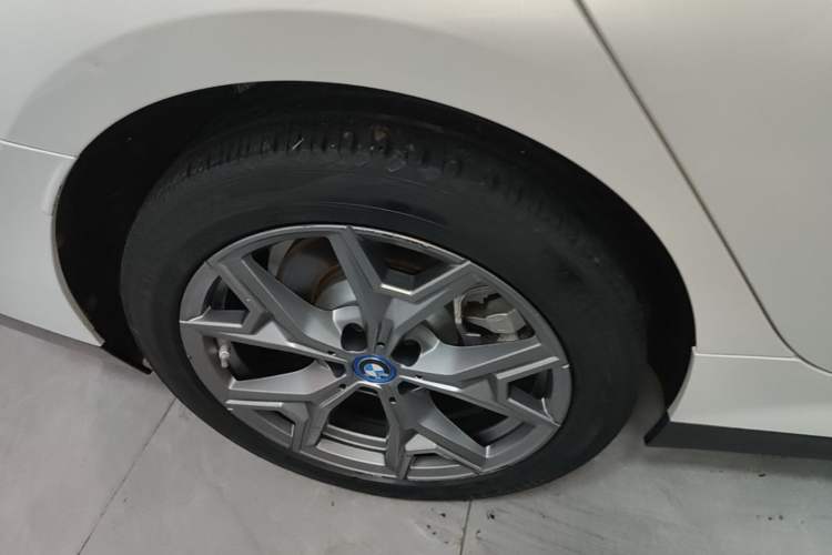 Used BMW i3 2024 eDrive 35 L Right Rear Wheel Hub
