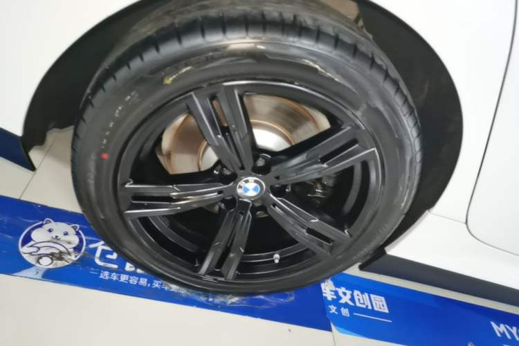 Used BMW i3 2024 eDrive 35 L Right Rear Wheel Hub