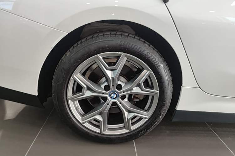 Used BMW i3 2024 eDrive 35 L Right Rear Wheel Hub