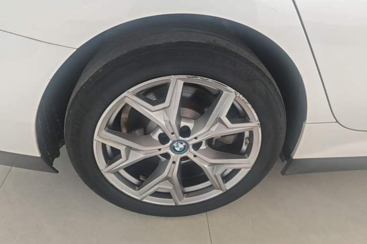 Used BMW i3 2024 eDrive 35 L Right Rear Wheel Hub
