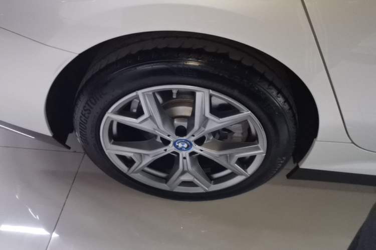 Used BMW i3 2024 eDrive 35 L Right Rear Wheel Hub