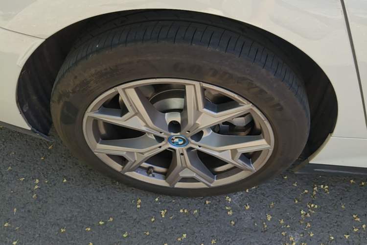 Used BMW i3 2024 eDrive 35 L Right Rear Wheel Hub