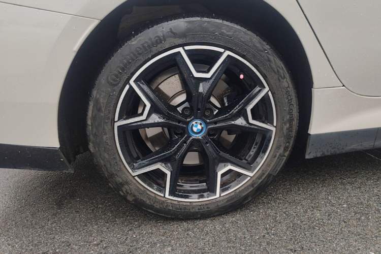Used BMW i3 2024 eDrive 35 L Right Rear Wheel Hub