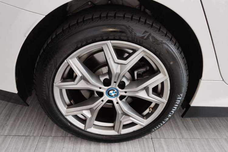 Used BMW i3 2024 eDrive 35 L Right Rear Wheel Hub