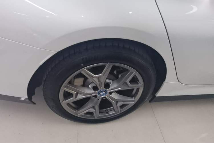 Used BMW i3 2024 eDrive 35 L Right Rear Wheel Hub