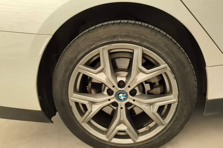 Used BMW i3 2024 eDrive 35 L Right Rear Wheel Hub