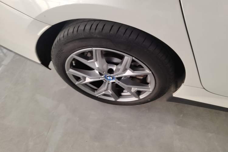 Used BMW i3 2024 eDrive 35 L Right Rear Wheel Hub