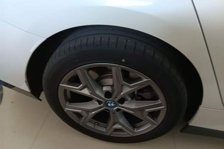 Used BMW i3 2024 eDrive 35 L Right Rear Wheel Hub