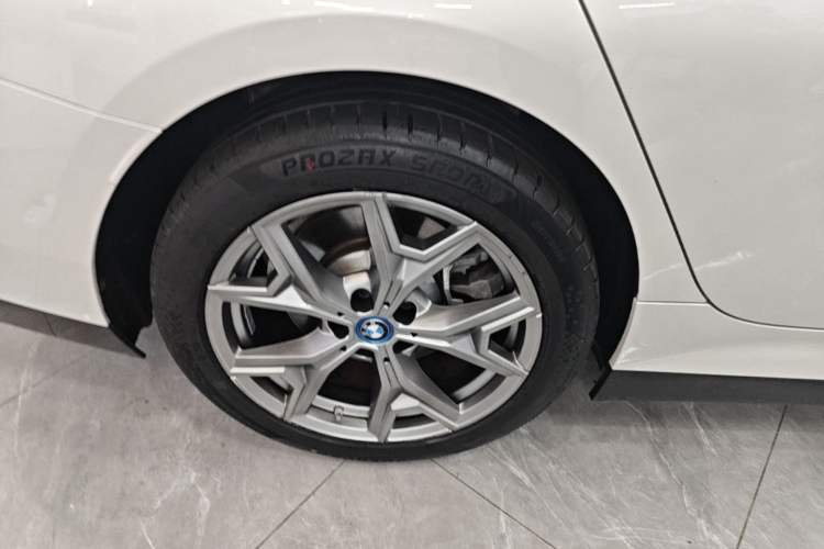 Used BMW i3 2024 eDrive 35 L Right Rear Wheel Hub