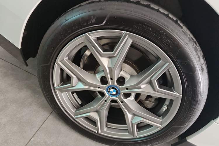 Used BMW i3 2024 eDrive 35 L Right Rear Wheel Hub