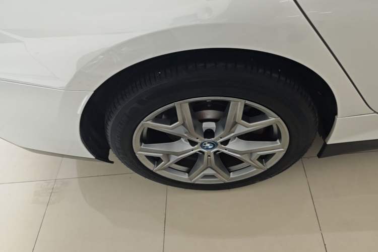 Used BMW i3 2024 eDrive 35 L Right Rear Wheel Hub