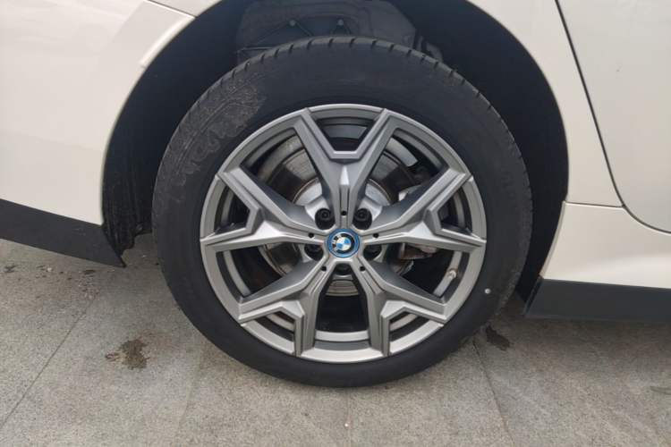 Used BMW i3 2024 eDrive 35 L Right Rear Wheel Hub