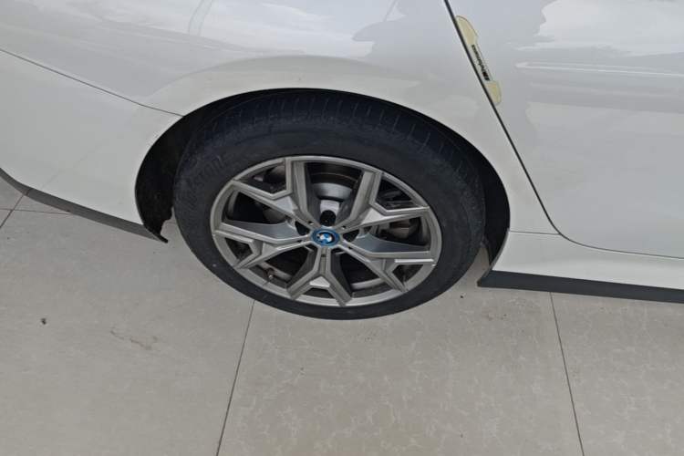 Used BMW i3 2024 eDrive 35 L Right Rear Wheel Hub