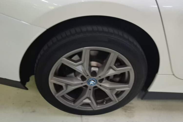 Used BMW i3 2024 eDrive 35 L Right Rear Wheel Hub