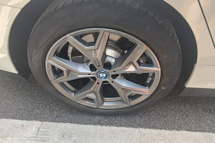 Used BMW i3 2024 eDrive 35 L Right Rear Wheel Hub