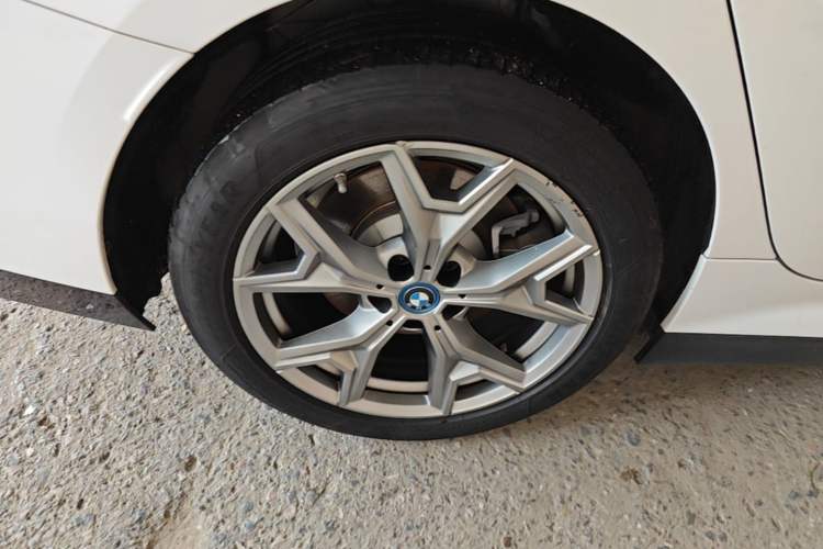 Used BMW i3 2024 eDrive 35 L Right Rear Wheel Hub