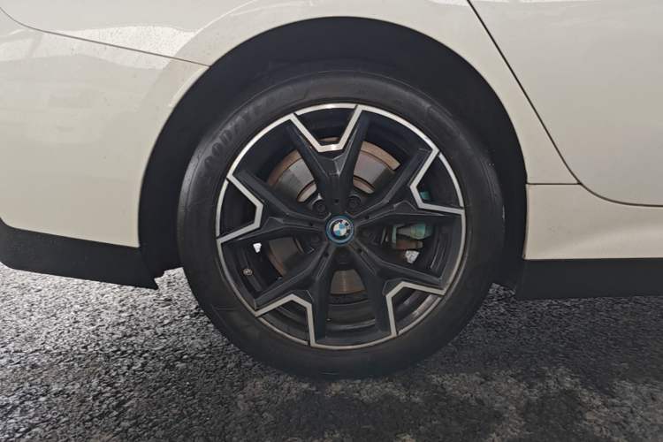 Used BMW i3 2024 eDrive 35 L Right Rear Wheel Hub