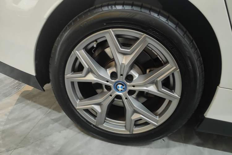 Used BMW i3 2024 eDrive 35 L Right Rear Wheel Hub