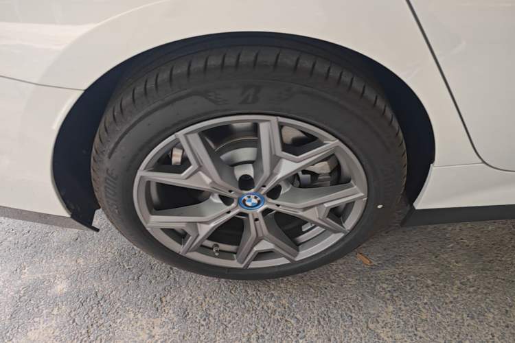 Used BMW i3 2024 eDrive 35 L Right Rear Wheel Hub