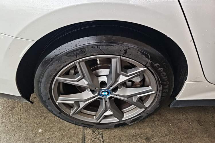 Used BMW i3 2024 eDrive 35 L Right Rear Wheel Hub