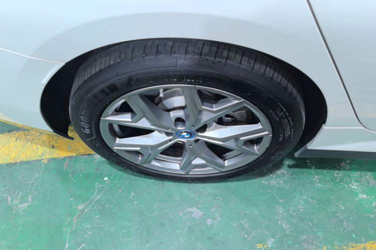 Used BMW i3 2024 eDrive 35 L Right Rear Wheel Hub