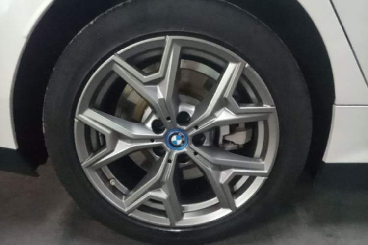 Used BMW i3 2024 eDrive 35 L Right Rear Wheel Hub