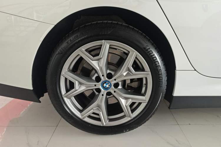 Used BMW i3 2024 eDrive 35 L Right Rear Wheel Hub
