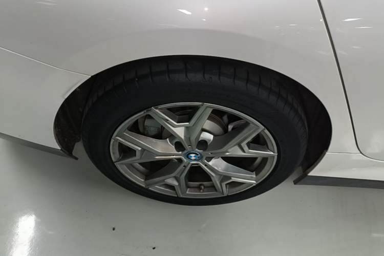 Used BMW i3 2024 eDrive 35 L Right Rear Wheel Hub