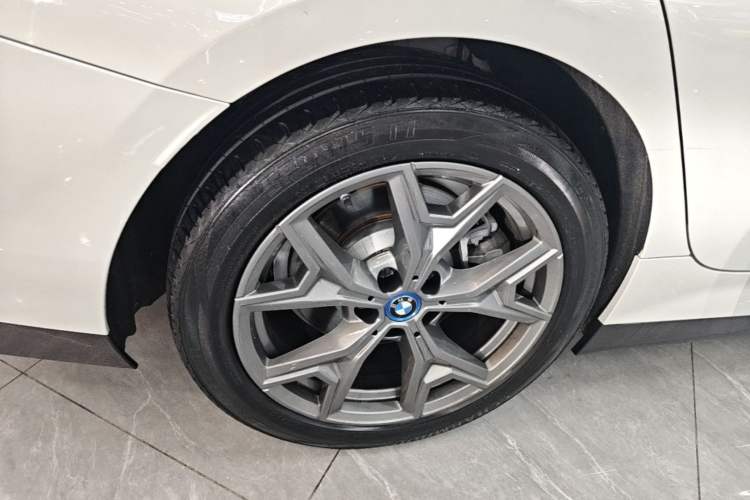 Used BMW i3 2024 eDrive 35 L Right Rear Wheel Hub