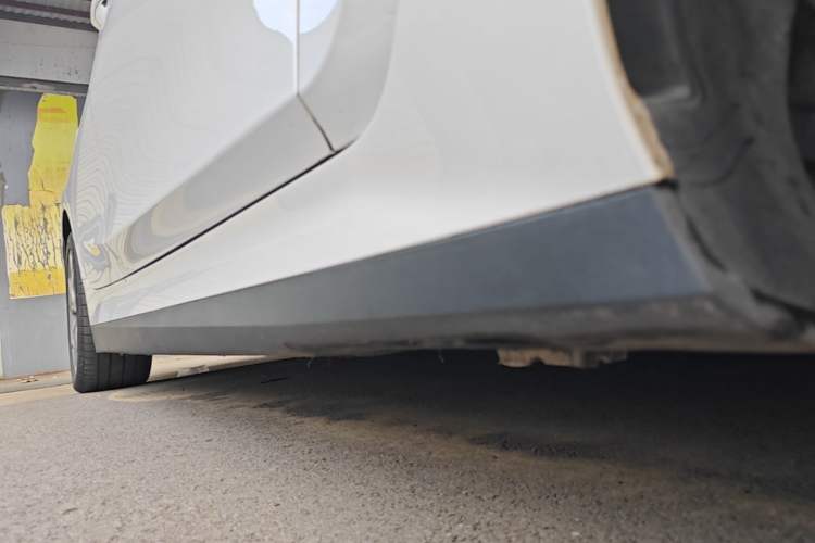 Used BMW i3 2024 eDrive 35 L Right Side Sill