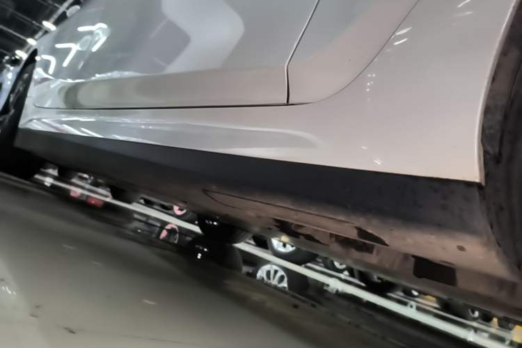 Used BMW i3 2024 eDrive 40 L Midnight Edition Right Side Sill