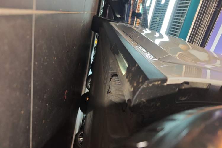 Used BMW i3 2024 eDrive 40 L Midnight Edition Right Side Sill