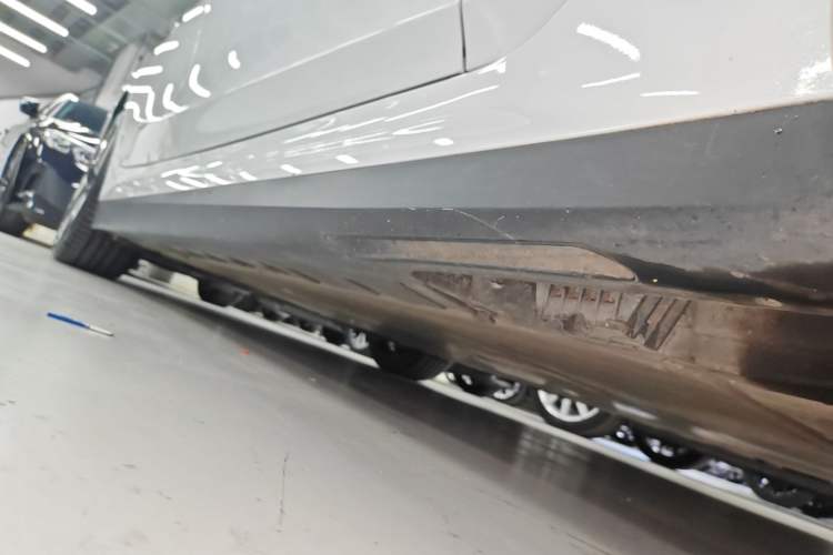 Used BMW i3 2024 eDrive 40 L Midnight Sports Package Right Side Sill