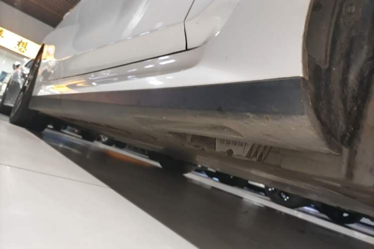 Used BMW i3 2024 eDrive 40 L Midnight Sports Package Right Side Sill