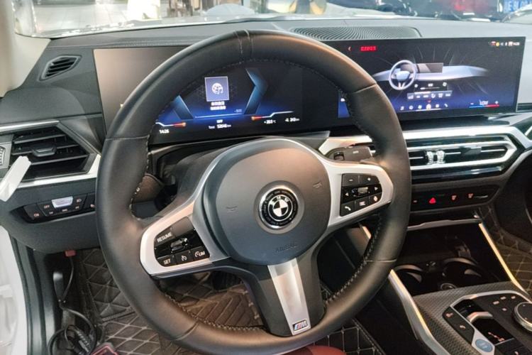 Used BMW i3 2024 eDrive 40 L Midnight Edition Steering Wheel