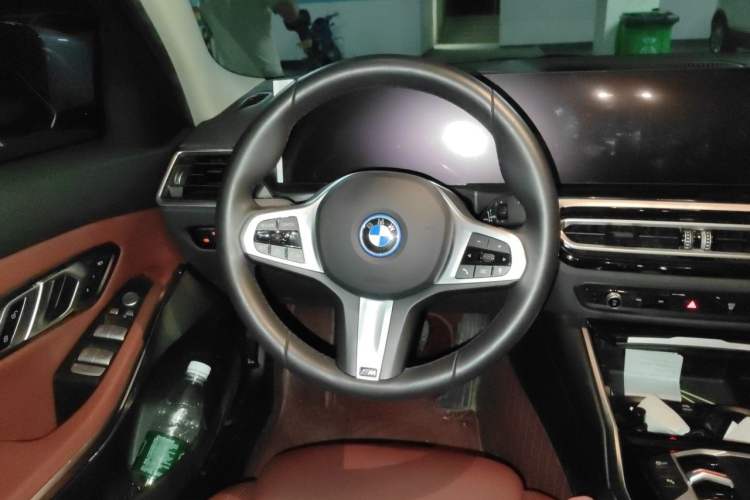 Used BMW i3 2024 eDrive 35 L Steering Wheel