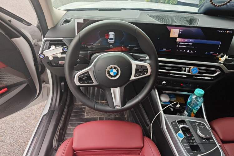Used BMW i3 2024 eDrive 40 L Midnight Edition Steering Wheel