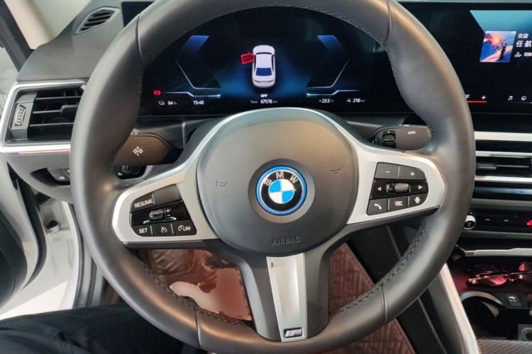 Used BMW i3 2024 eDrive 40 L Midnight Edition Steering Wheel