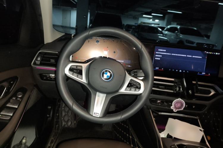 Used BMW i3 2024 eDrive 40 L Midnight Edition Steering Wheel