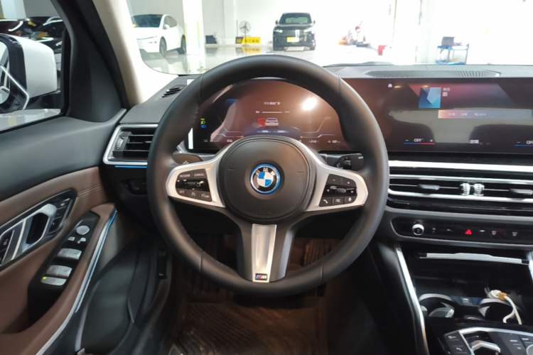 Used BMW i3 2024 eDrive 35 L Steering Wheel