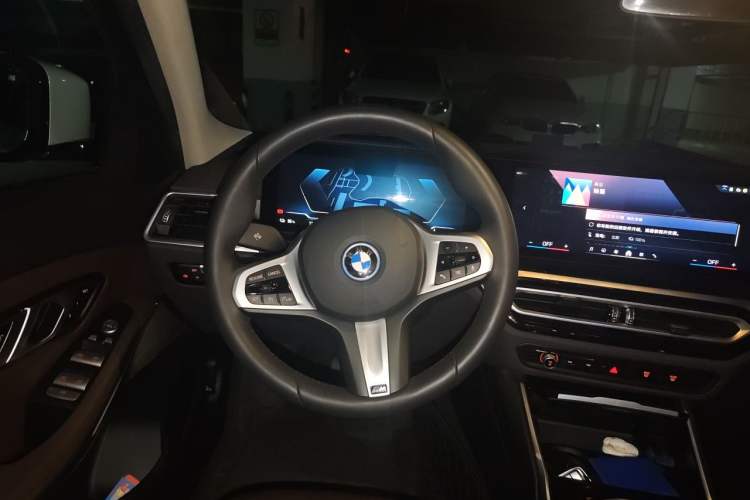 Used BMW i3 2024 eDrive 35 L Steering Wheel