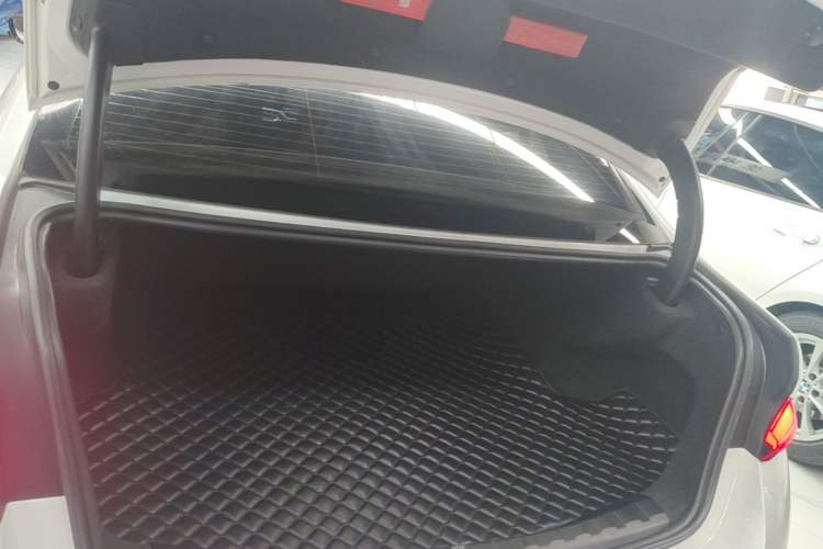 Used BMW i3 2024 eDrive 35 L Trunk