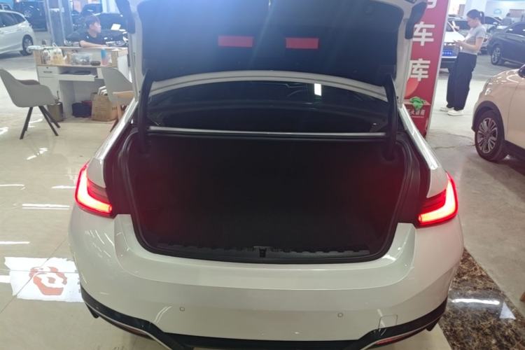Used BMW i3 2024 eDrive 35 L Trunk