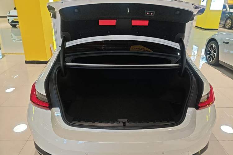 Used BMW i3 2024 eDrive 35 L Trunk